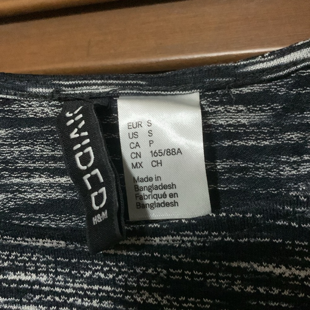 Divided H&M Black and White Long Sleeve Cropped Shirt S - Picture 3 of 4